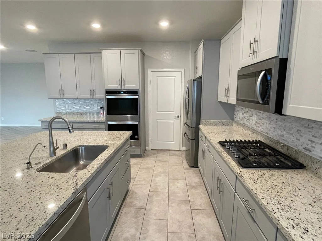 4041 Sweet Violet Court — photo 4