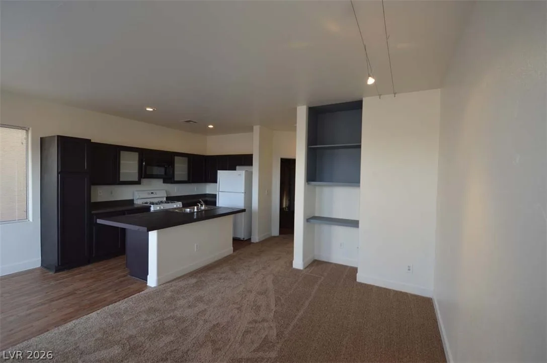 6670 TULIP FALLS Drive 0 — photo 2