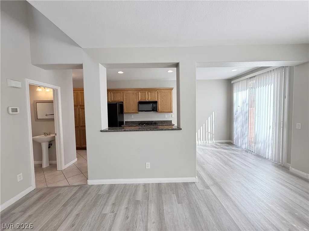 9517 Van Halen Lane — photo 4