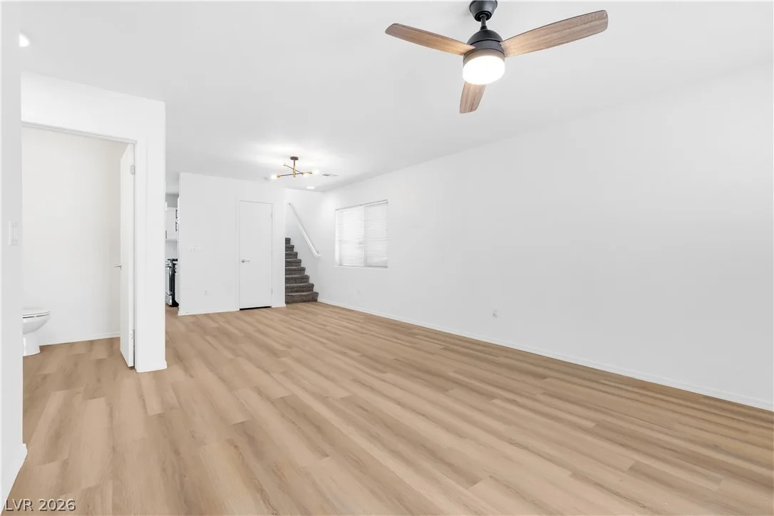 5354 Aurora Beam Avenue — photo 2