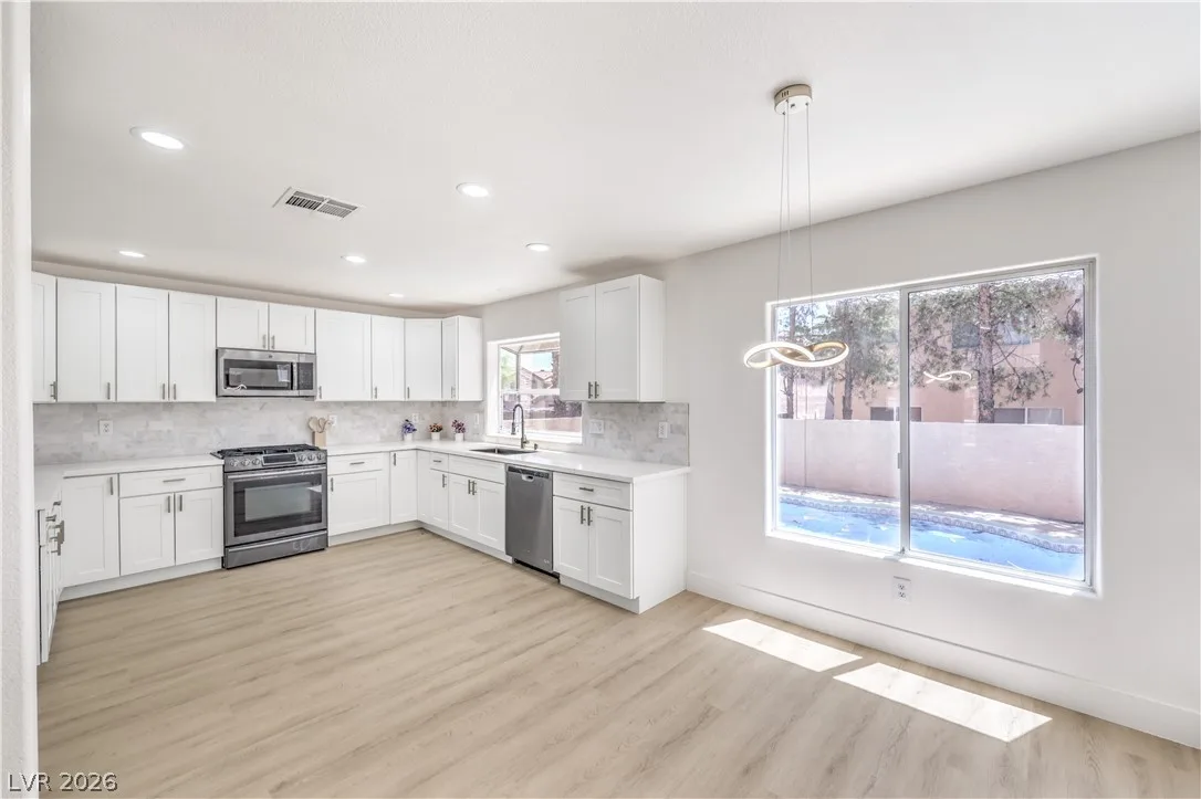 9115 Sangria Lane — photo 1