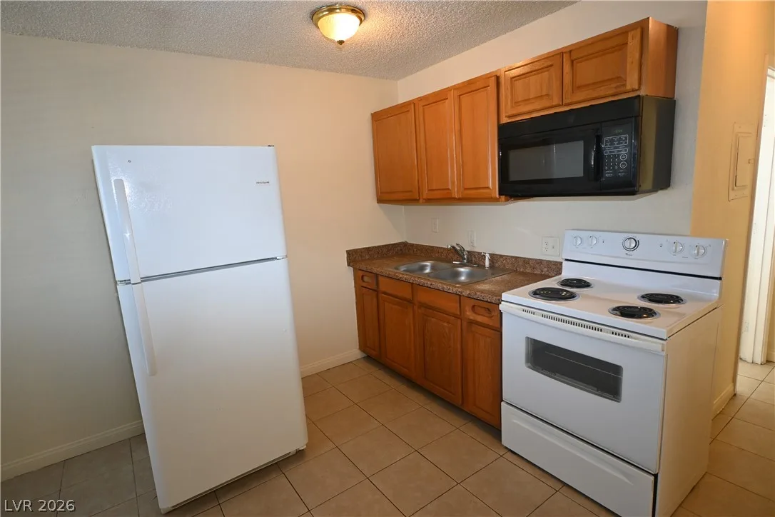 3021 East Carey Avenue 5 — photo 3