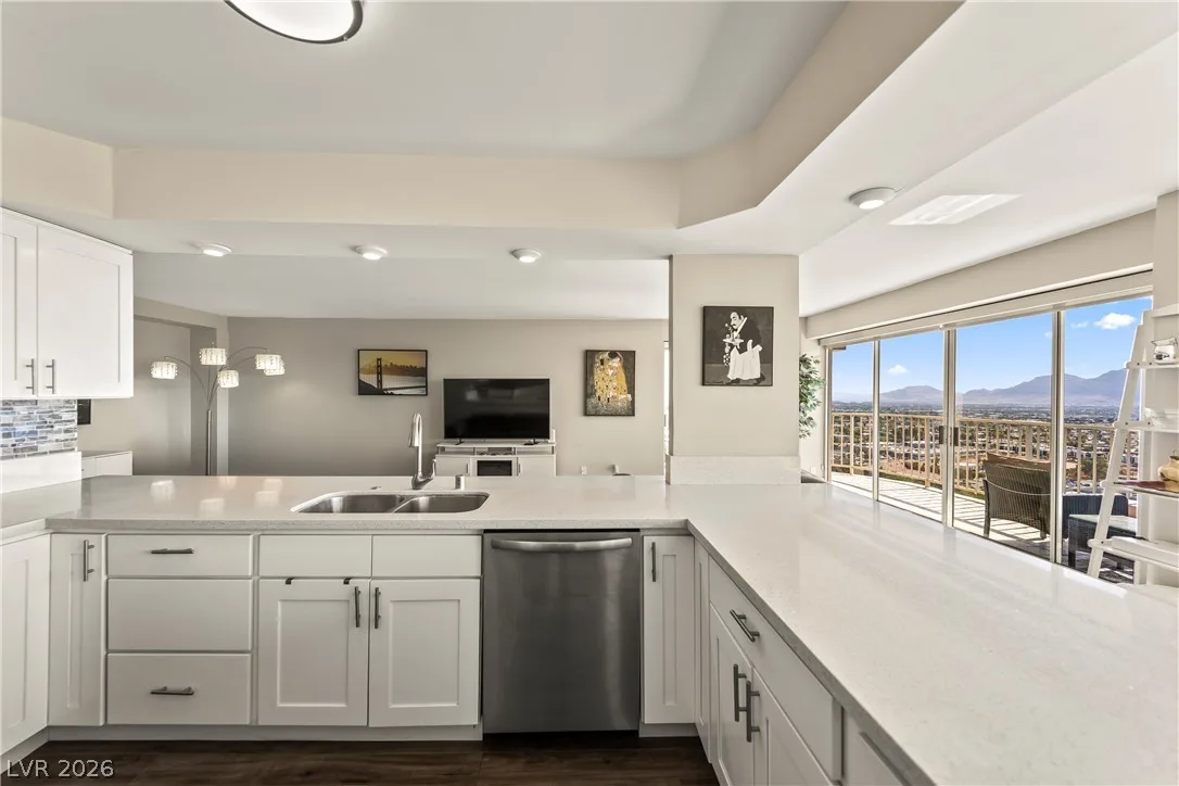 3111 Bel Air Drive 21F — photo 4