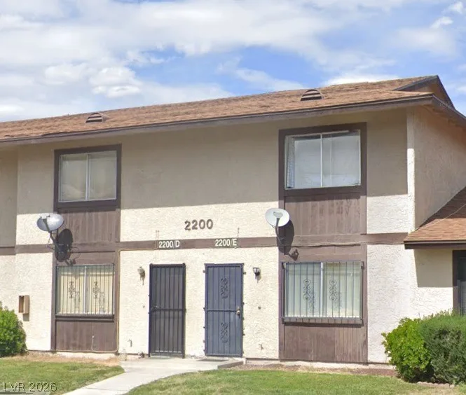 2200 Comet Avenue E — photo 1