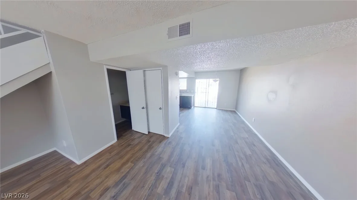 2200 Comet Avenue E — photo 3