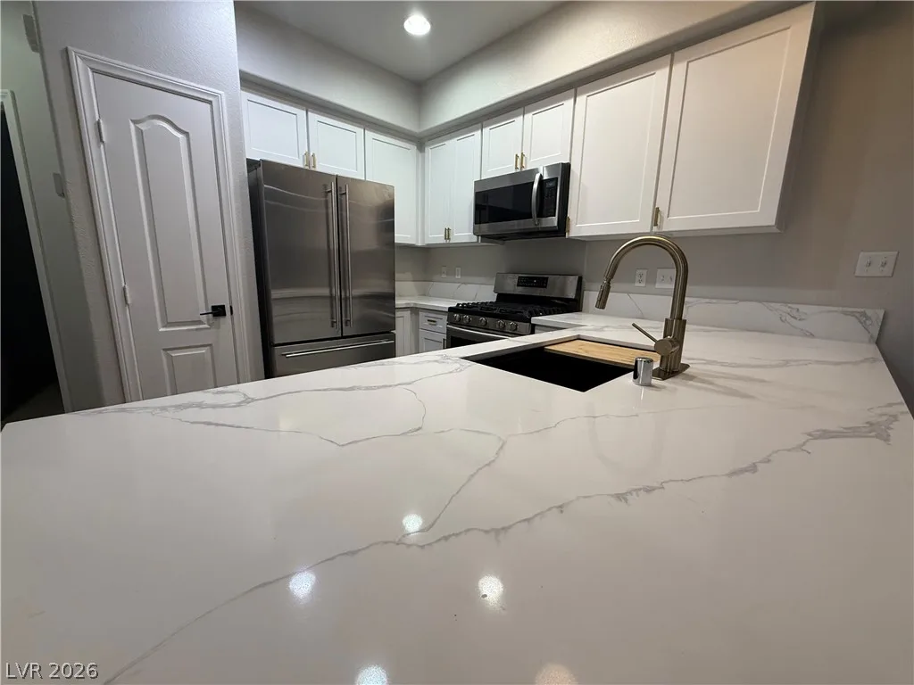 4026 Sparrow Rock Street — photo 3