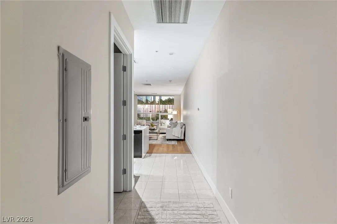 4585 Dean Martin Drive 204 — photo 2