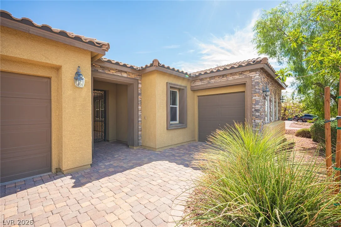 8618 Amber Autumn Street — photo 4