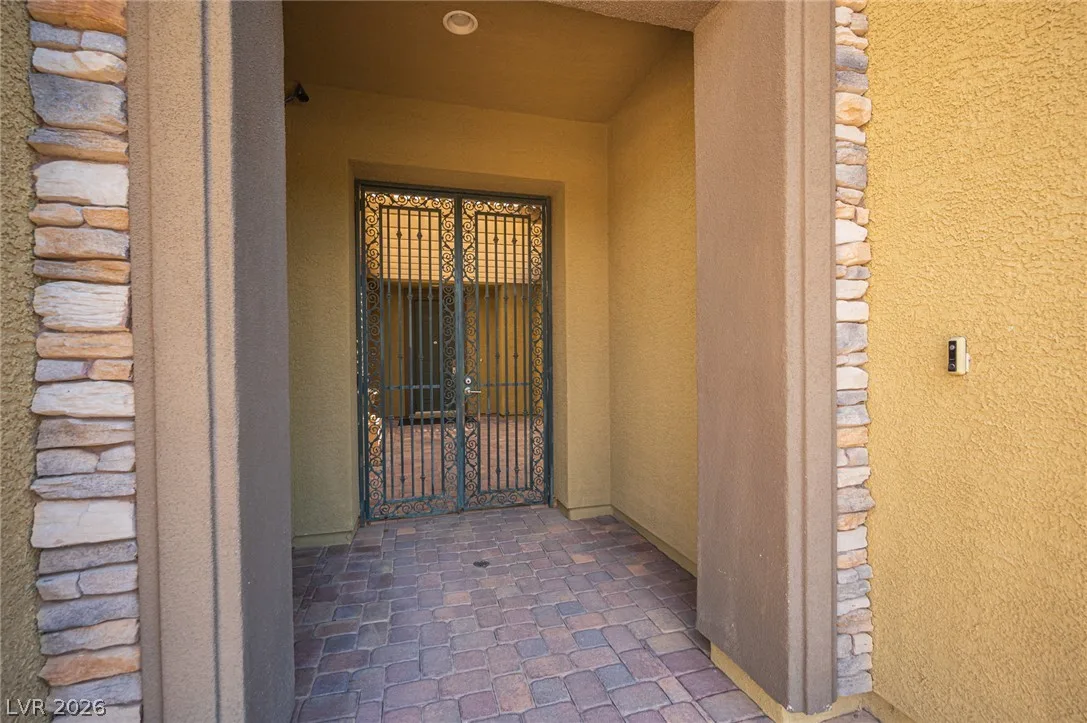 8618 Amber Autumn Street — photo 5