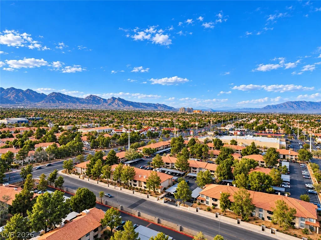 2750 South DURANGO Drive 2122 — photo 4