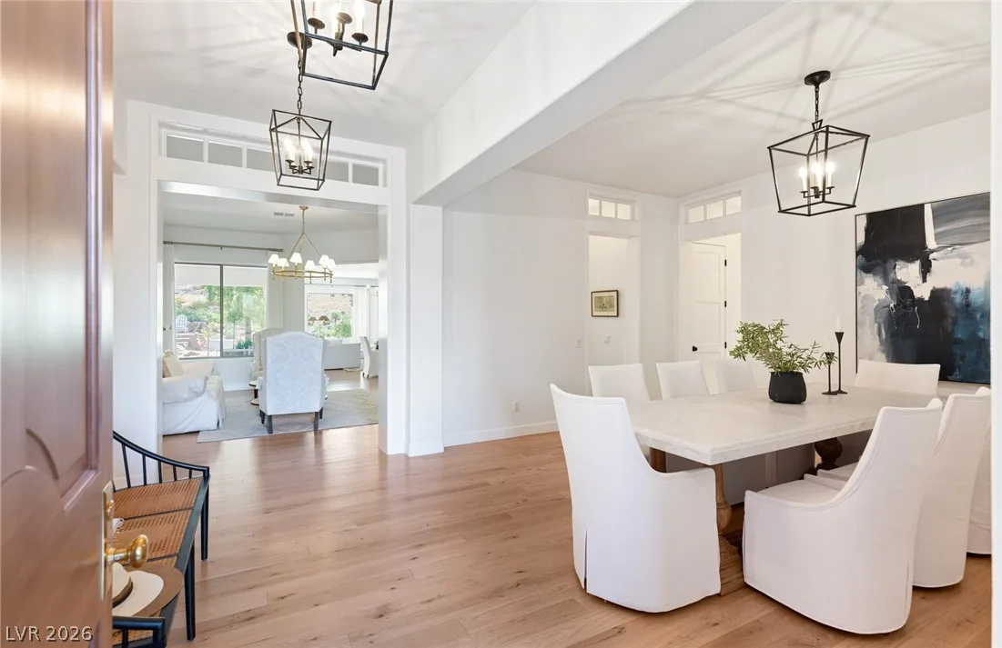8 Pine Hollow Drive — photo 2