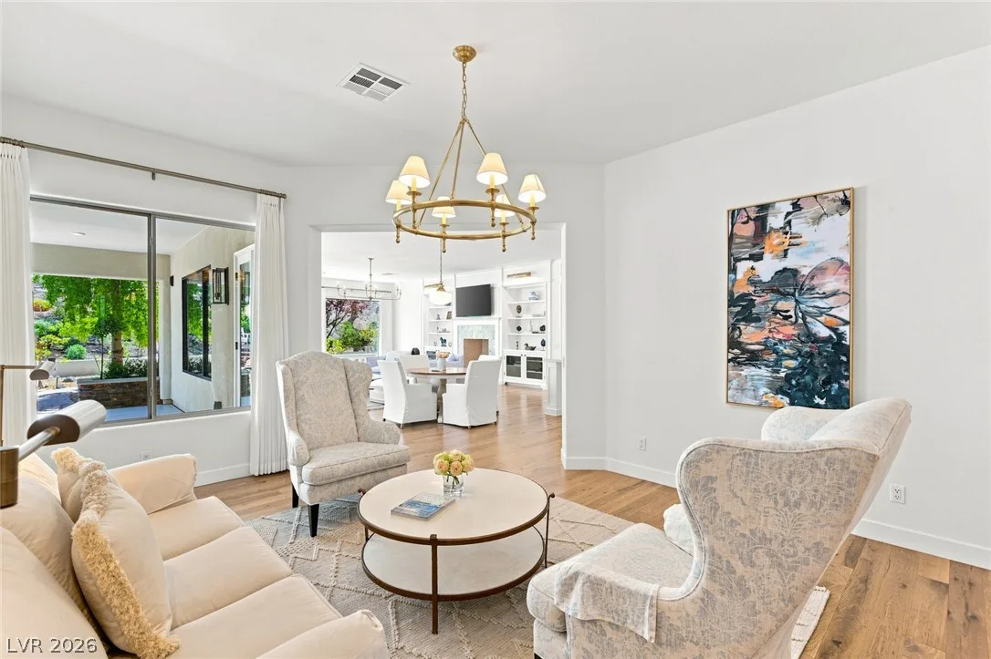 8 Pine Hollow Drive — photo 4