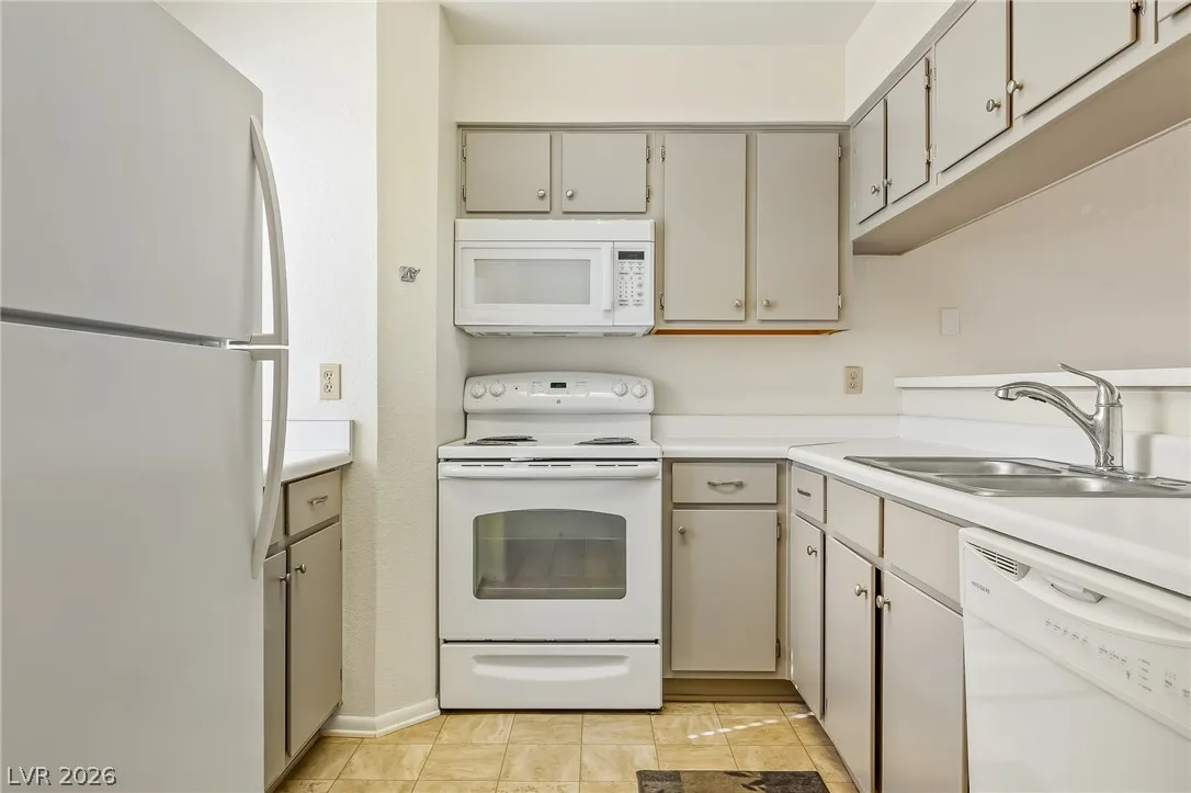 2036 Mesquite Lane 303 — photo 4