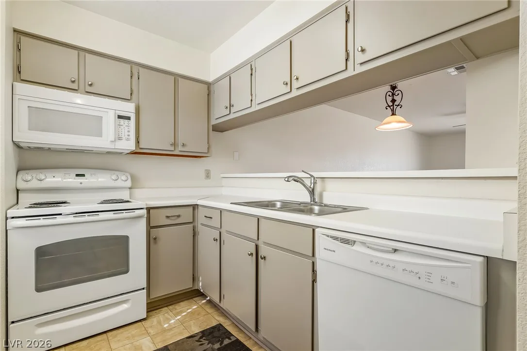 2036 Mesquite Lane 303 — photo 5
