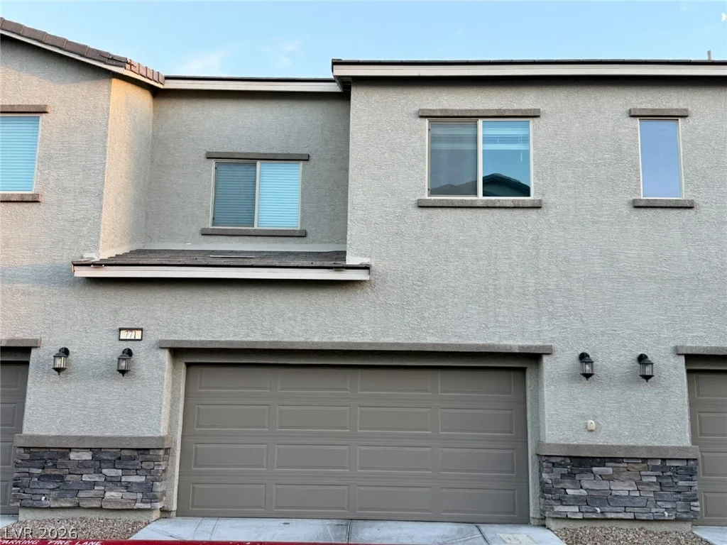 771 ESTATE COUNTRY Avenue — photo 2