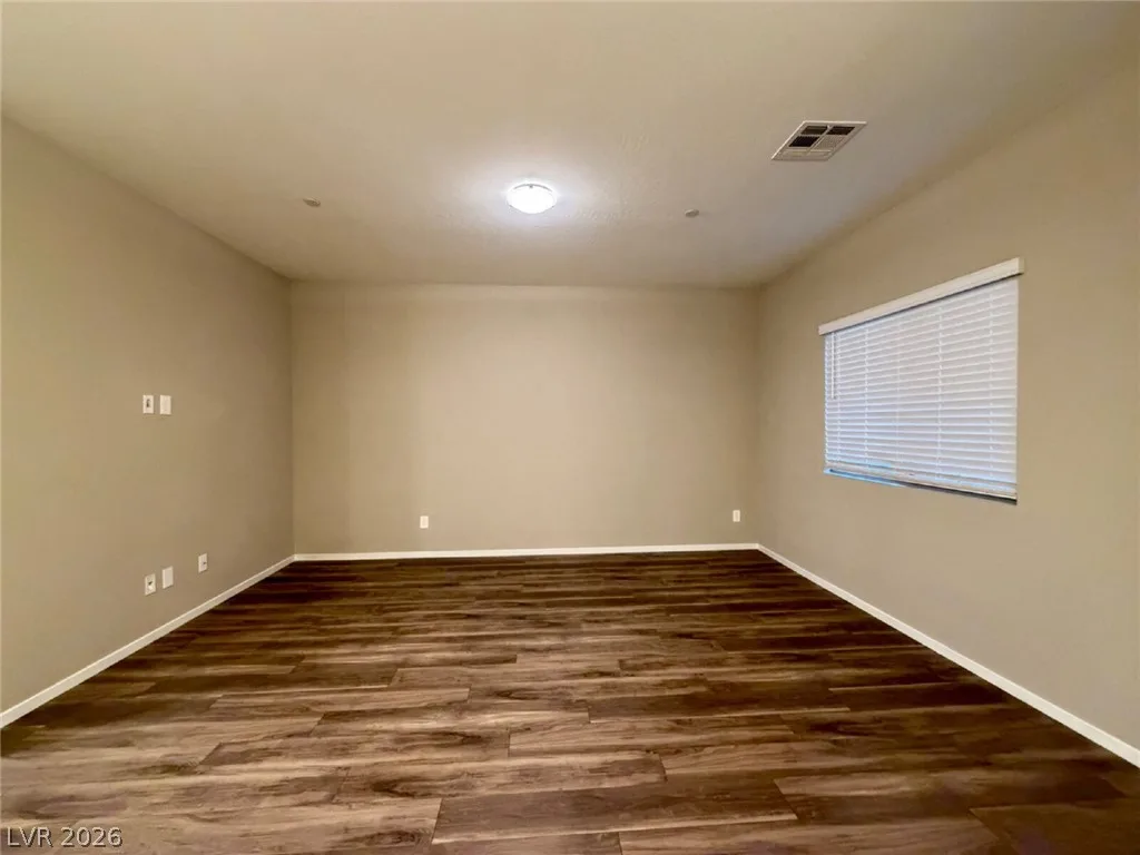 771 ESTATE COUNTRY Avenue — photo 5