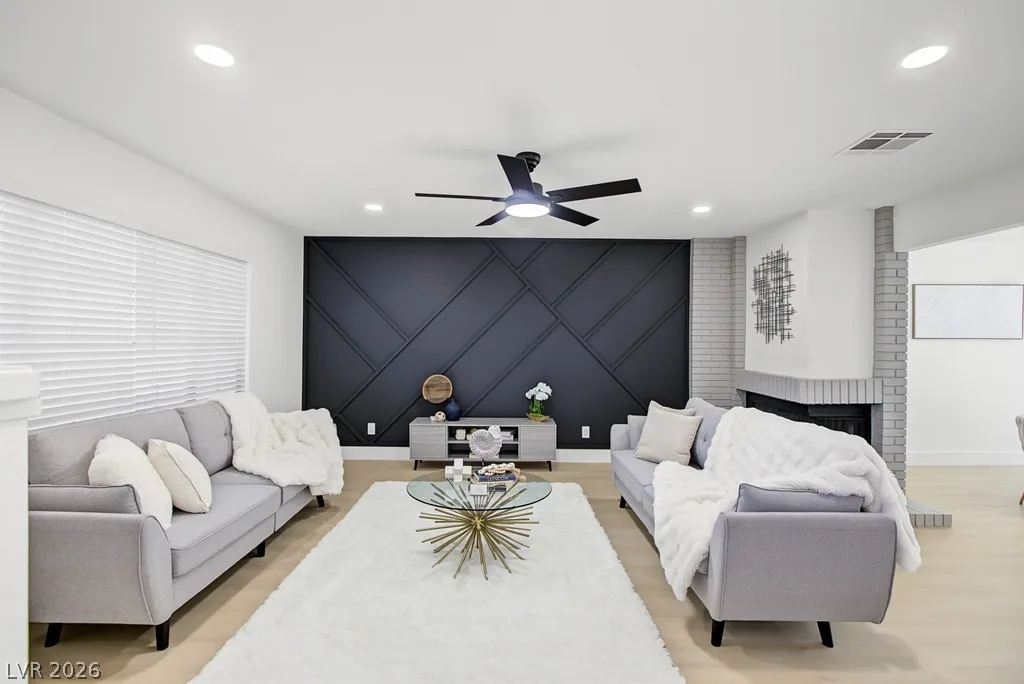 2371 Pickwick Drive 73 — photo 1