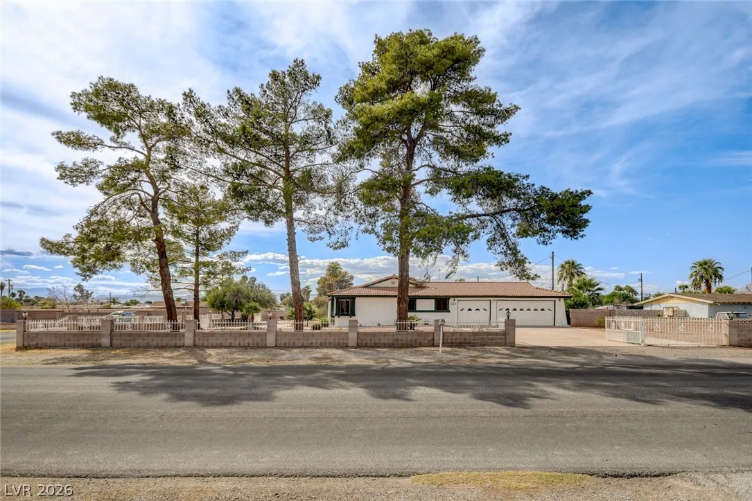 1401 Sharon Road — photo 3