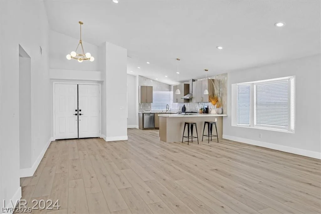 8 Barton Spring Circle — photo 3