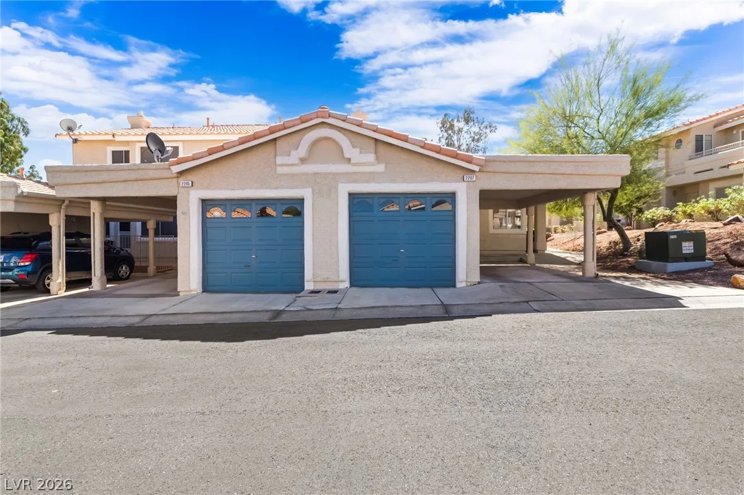 2207 Camel Mesa Drive — photo 2
