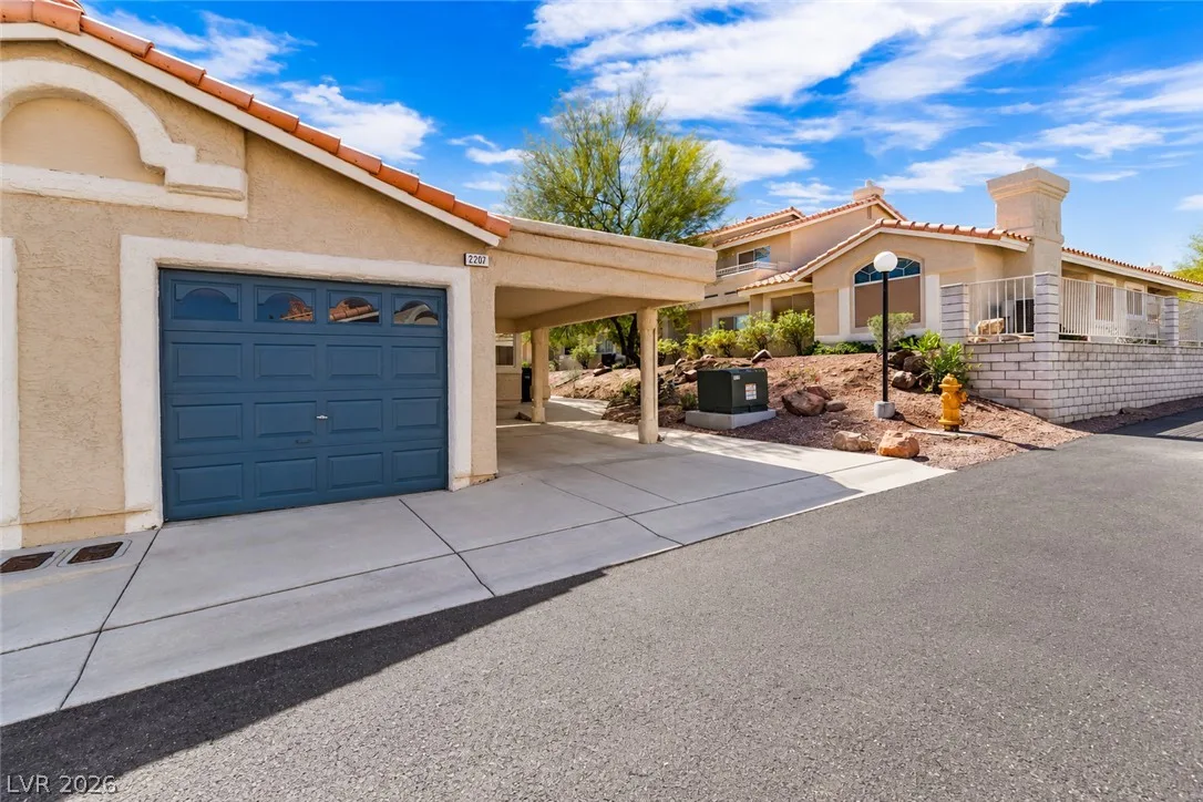 2207 Camel Mesa Drive — photo 3