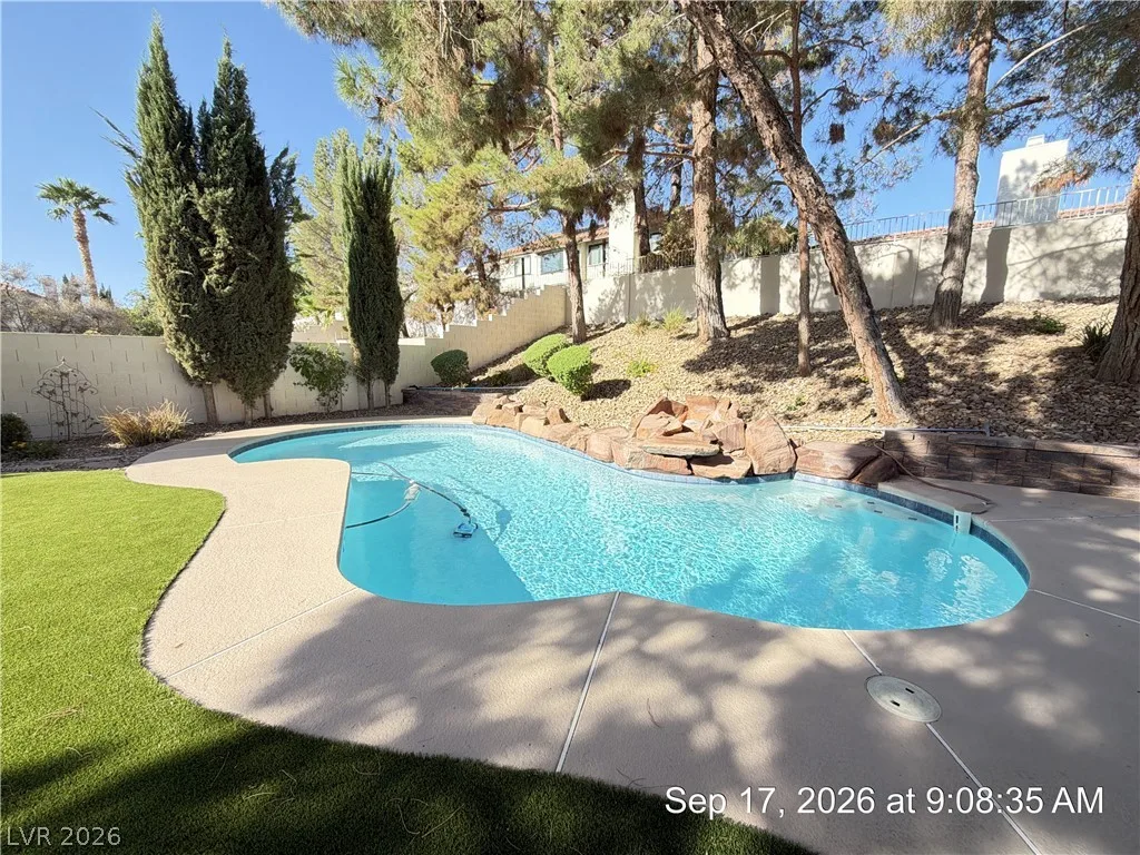 2817 Crystal Cove — photo 2