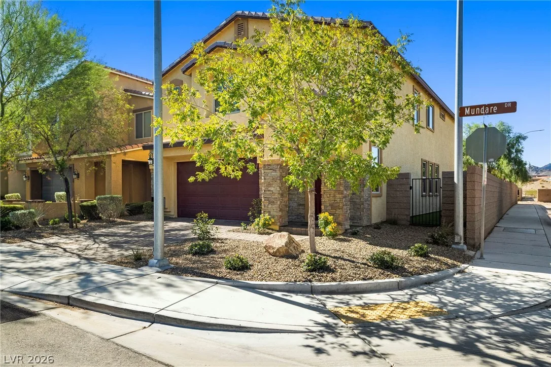 2221 Mundare Drive — photo 3