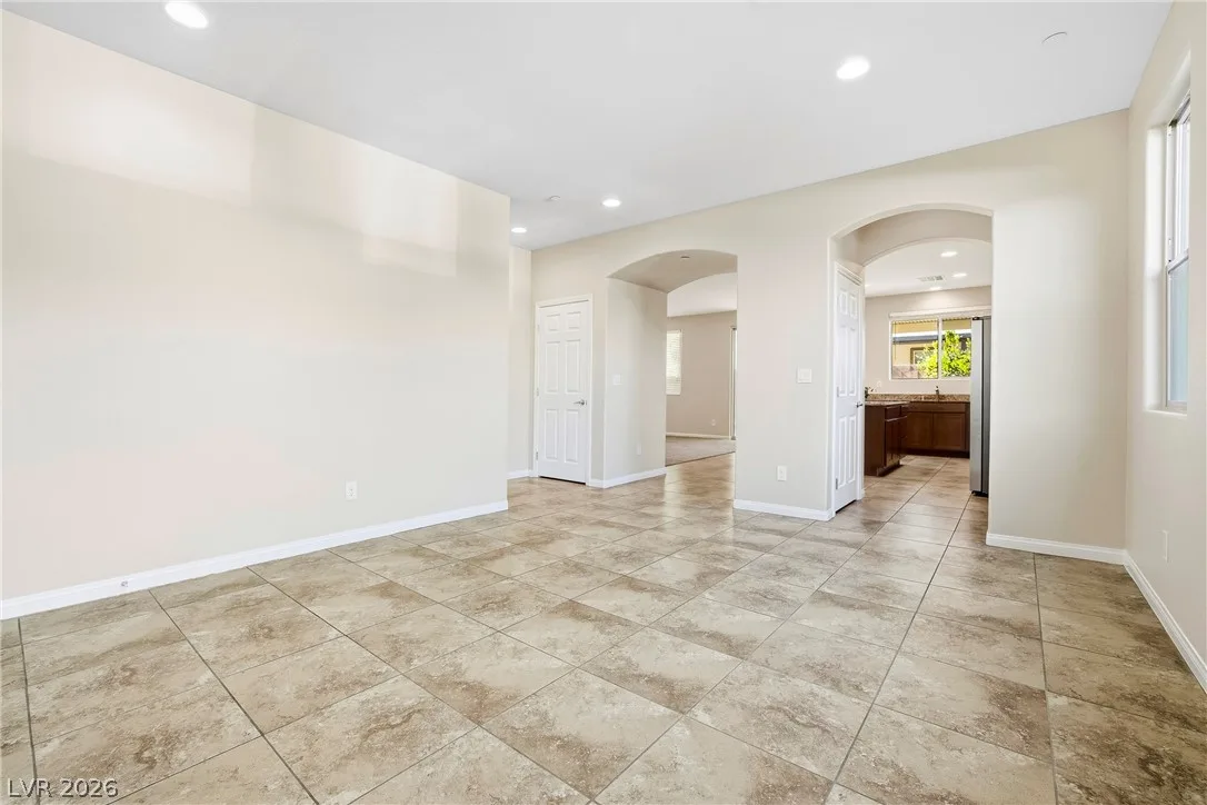 2221 Mundare Drive — photo 5
