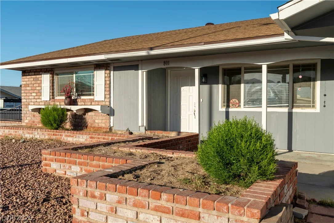 801 Sanford Court — photo 2