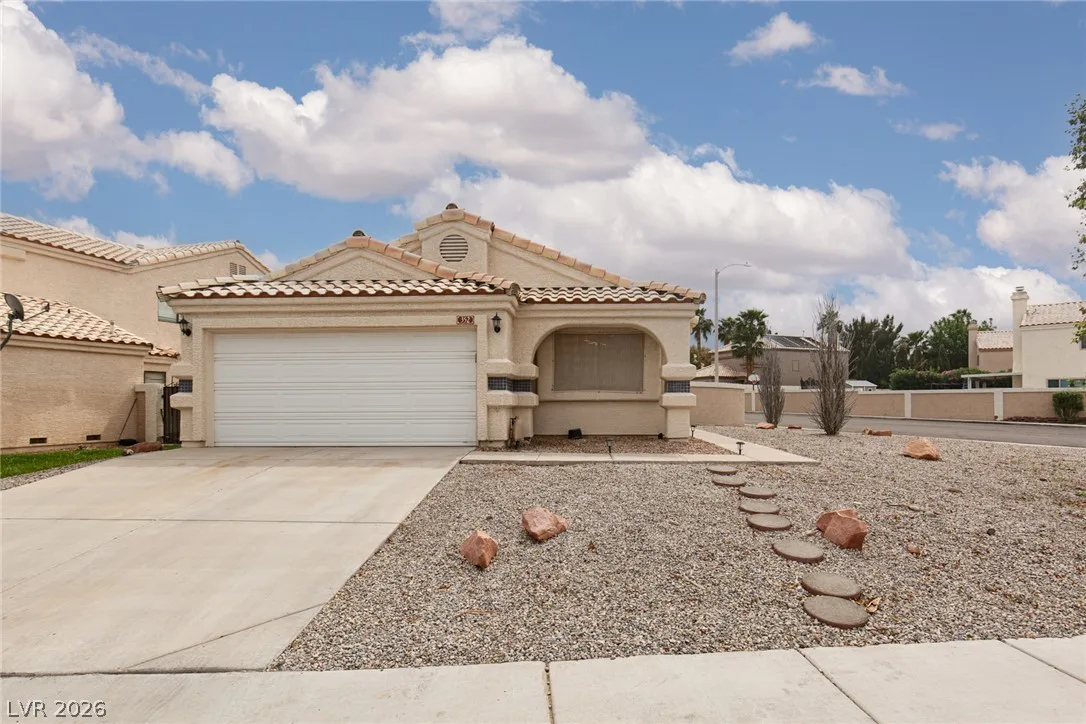 352 Lander Drive — photo 2
