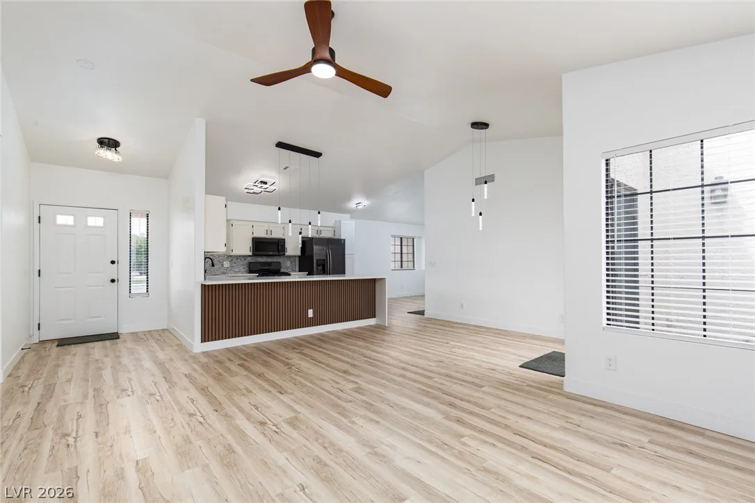 352 Lander Drive — photo 5