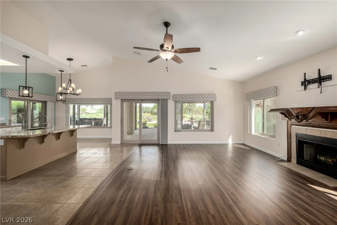 1255 Country Club — photo 4