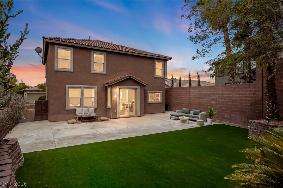 537 Lacabana Beach Drive — photo 2