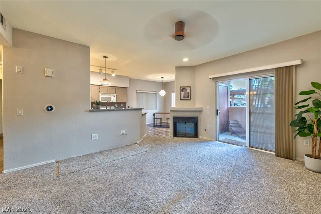 1050 East Cactus Avenue 1081 — photo 1