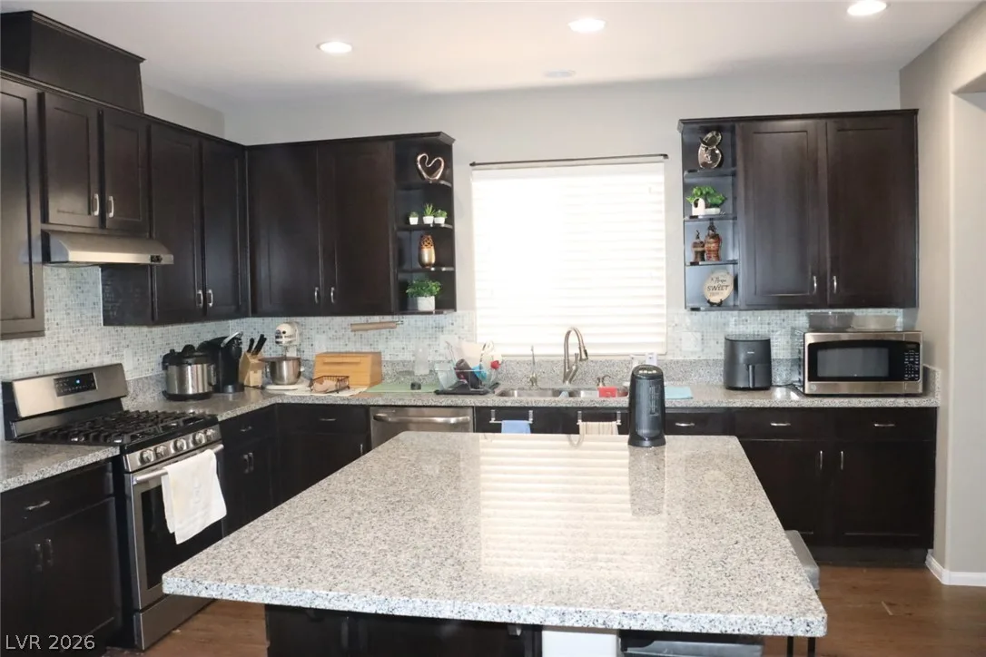 1517 Eagles Pass Avenue — photo 2