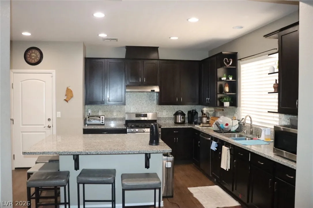 1517 Eagles Pass Avenue — photo 4