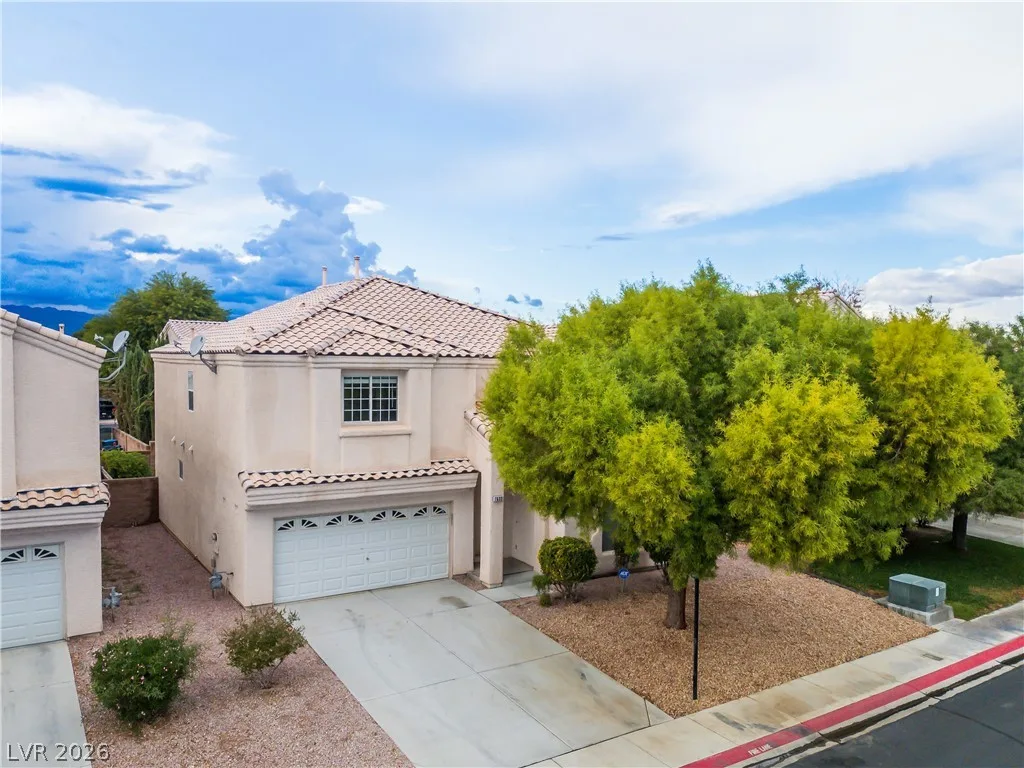 7633 Rainbow Cove Drive — photo 1