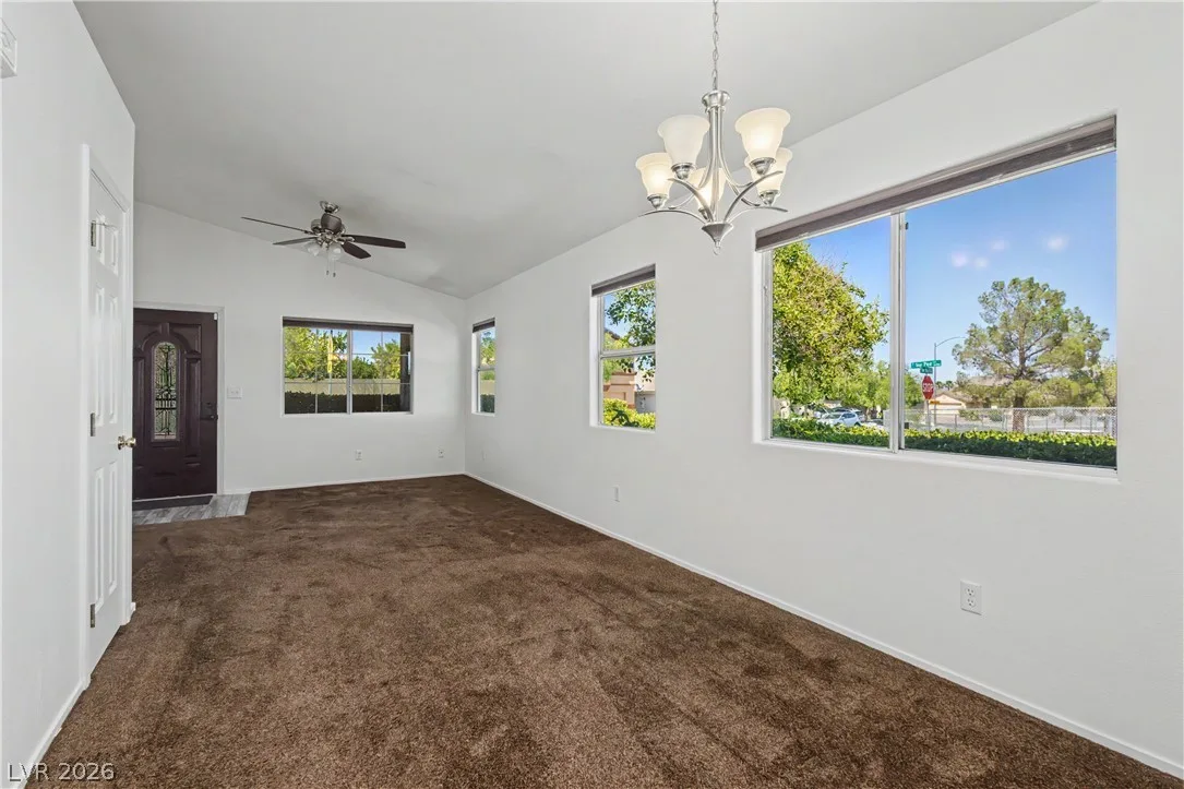 9501 Fox Forest Avenue — photo 4
