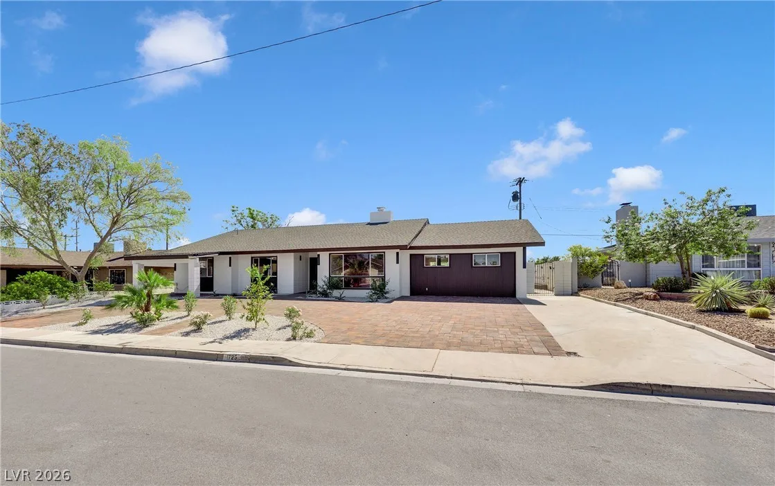 1725 Seneca Lane — photo 2
