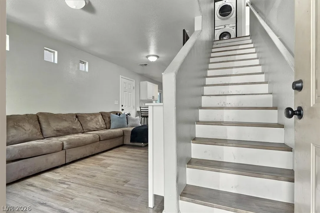 5185 Starter Avenue — photo 4