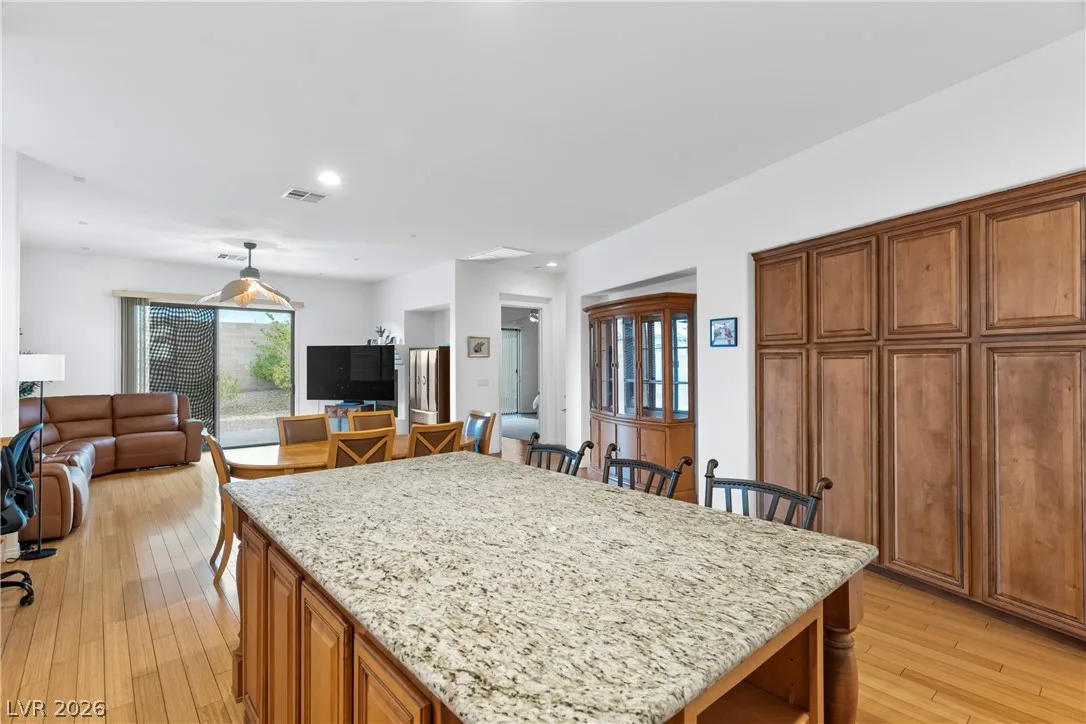 1044 Viale Placenza Place — photo 4