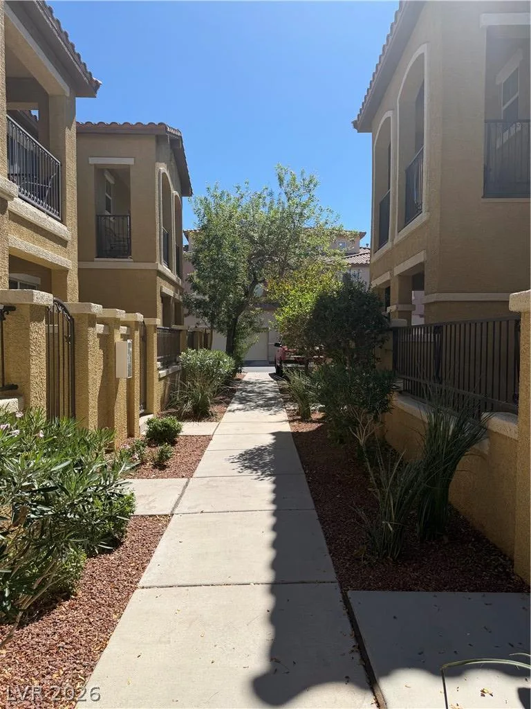 1525 Spiced Wine Avenue 5103 — photo 3