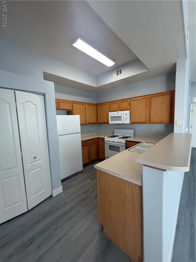 700 CARNEGIE Street 1711 — photo 4
