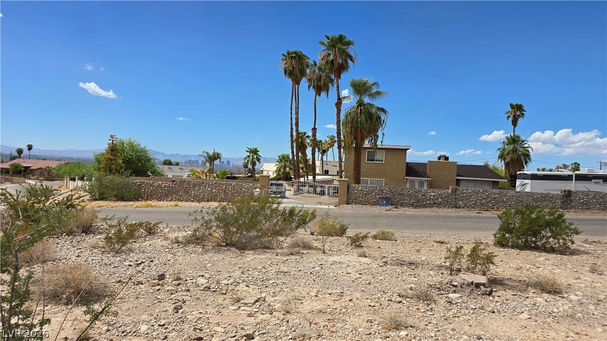 740 Benedict Drive — photo 3