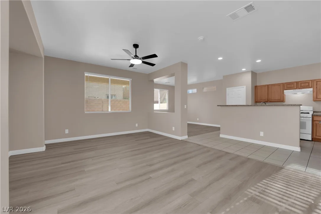 9018 Toast Avenue — photo 5