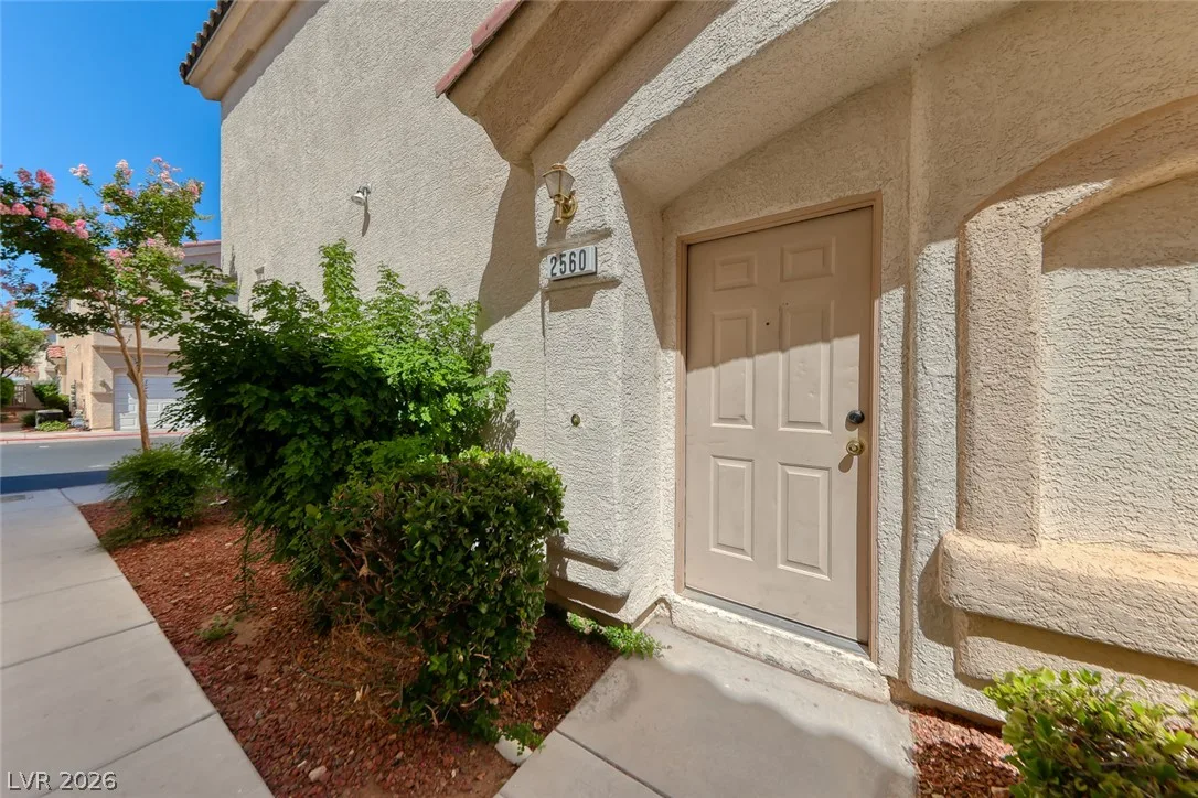 2560 Land Rush Drive — photo 2