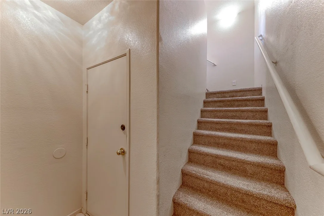 2560 Land Rush Drive — photo 3