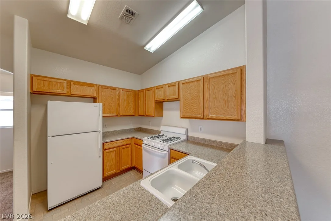 2560 Land Rush Drive — photo 4