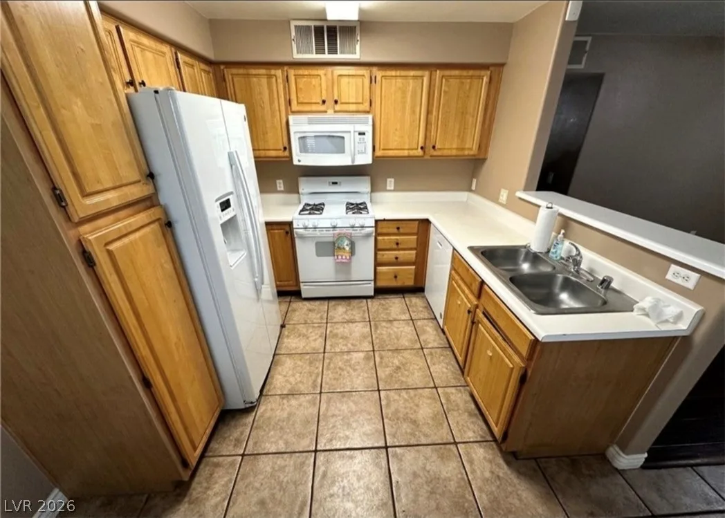 5710 East Tropicana Avenue 1070 — photo 3