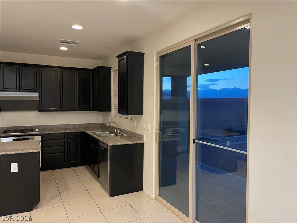 8222 Grizzly Peak Drive — photo 4